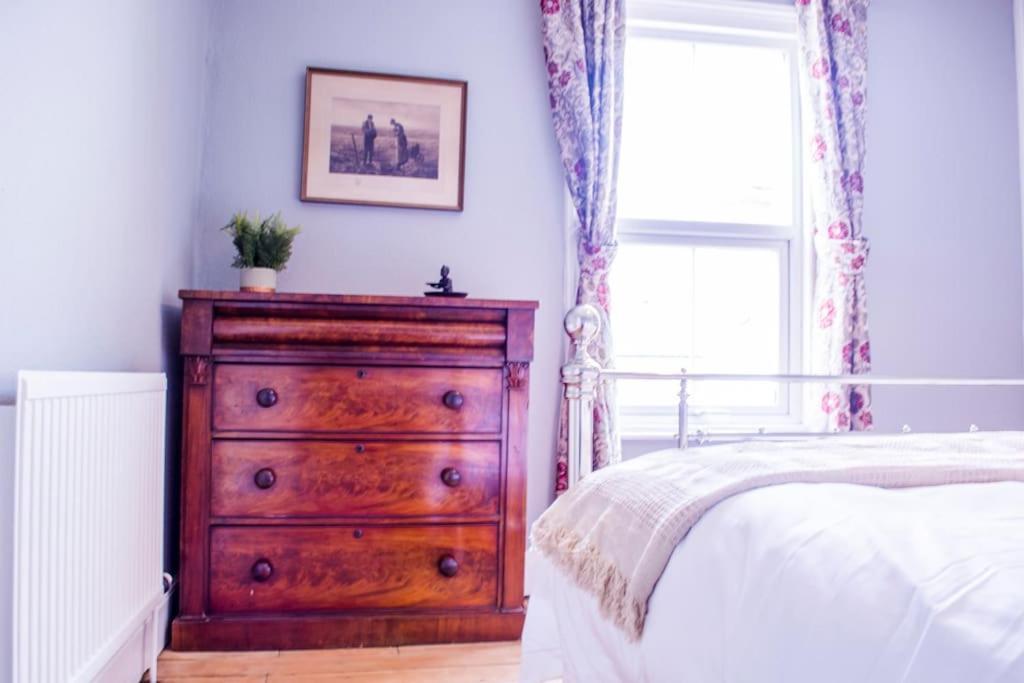 Lovely 3 Bed House In The Heart Of Cheltenham Eksteriør bilde