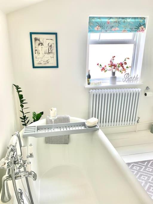 Lovely 3 Bed House In The Heart Of Cheltenham Eksteriør bilde