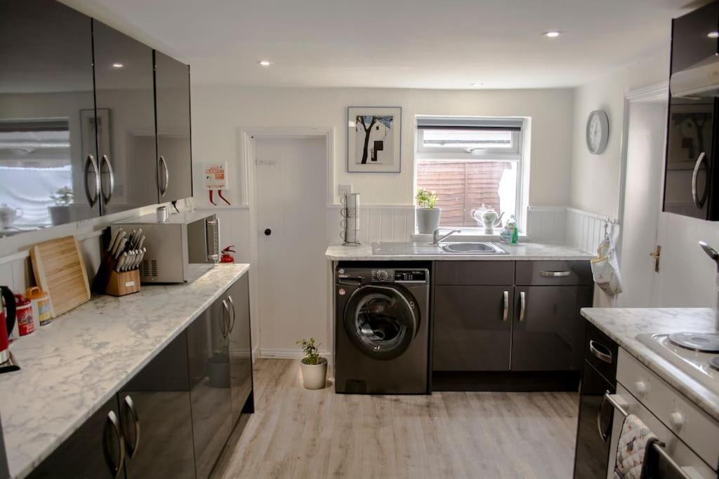 Lovely 3 Bed House In The Heart Of Cheltenham Eksteriør bilde